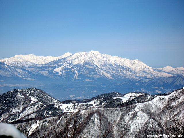 群馬県　万座温泉スキー場トップから妙高山を眺める。